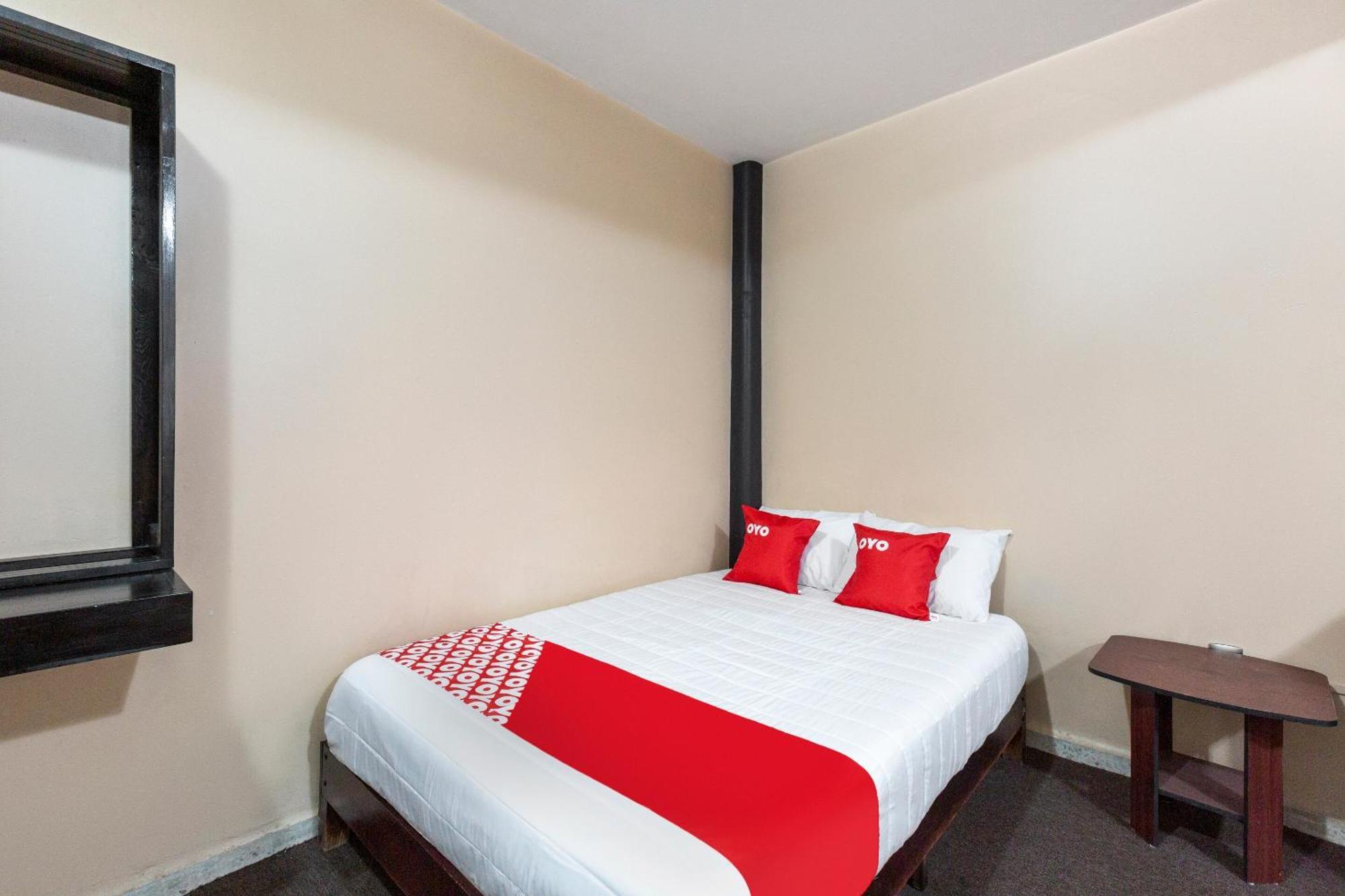 Oyo Hotel Emperador, オアハカ州 エクステリア 写真