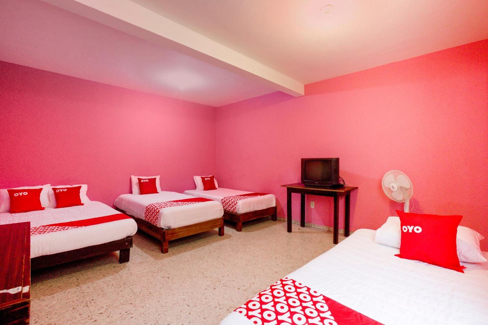 Oyo Hotel Emperador, オアハカ州 エクステリア 写真