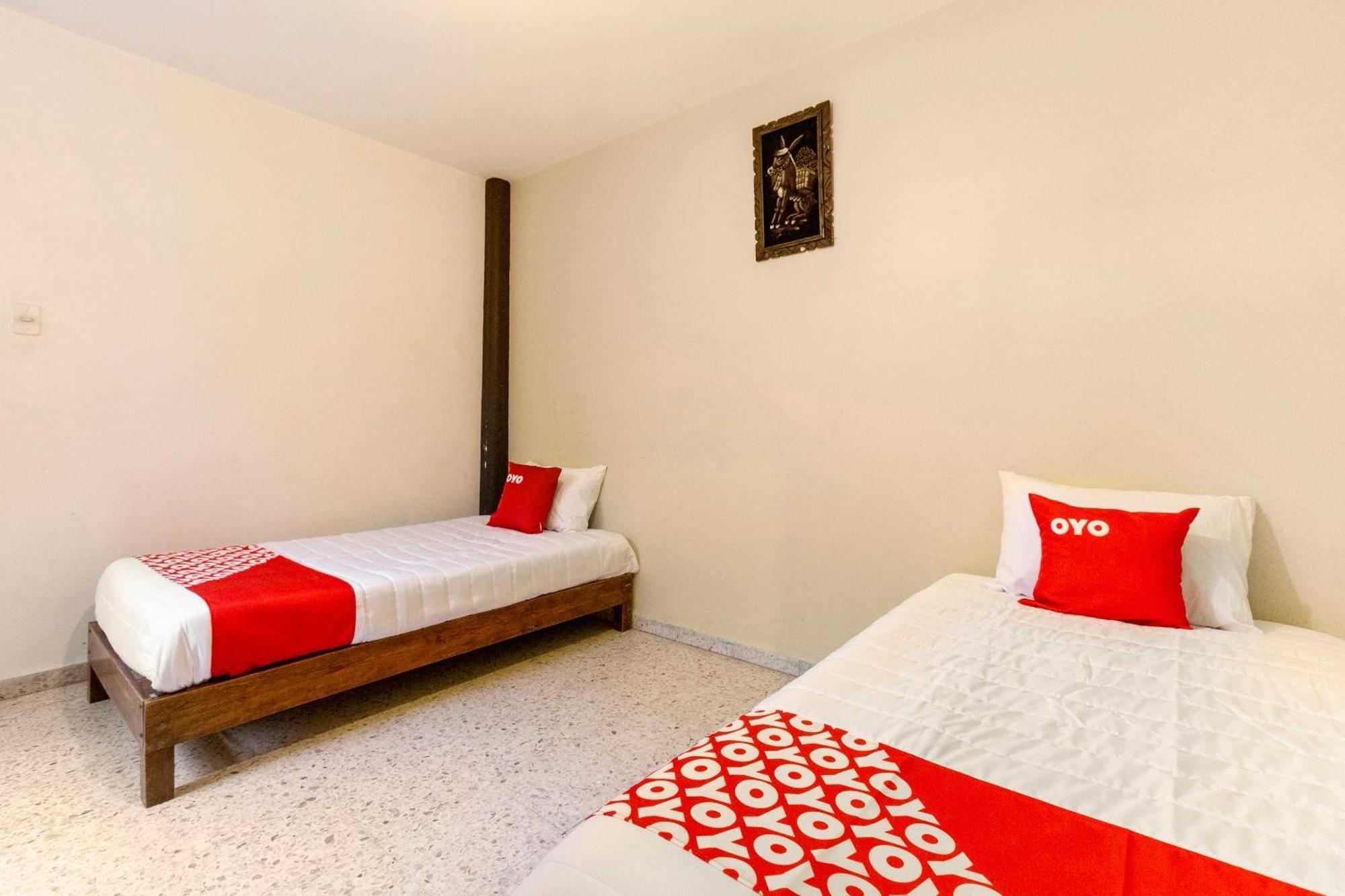 Oyo Hotel Emperador, オアハカ州 エクステリア 写真