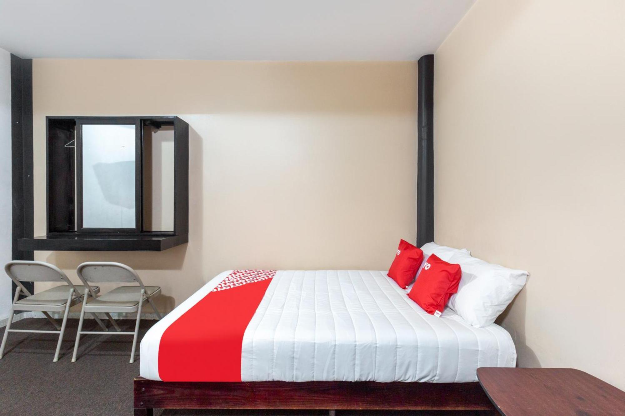Oyo Hotel Emperador, オアハカ州 エクステリア 写真